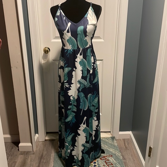 Source Unknown Dresses & Skirts - Large - Blue and Green Palm Dress
